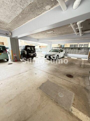 物件外観写真2　(駐車場に車を止められます)