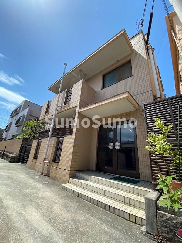 物件外観写真1　(外観もきれいです)