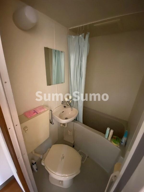 トイレ(コンパクトで使いやすいトイレです)