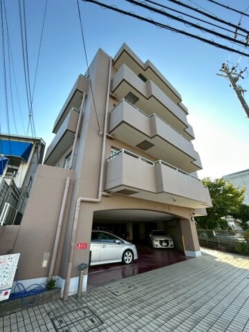 物件外観写真1　(おしゃれな外観です)