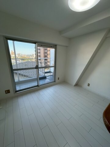 物件内観写真10　(きれいな洋室です)