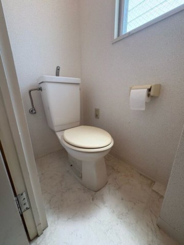 トイレ(コンパクトで使いやすいトイレです)