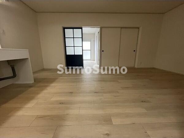 物件内観写真3　(リビングです)