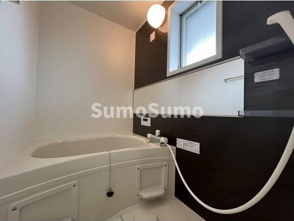 物件内観写真6　(コンパクトで使いやすいお風呂です)