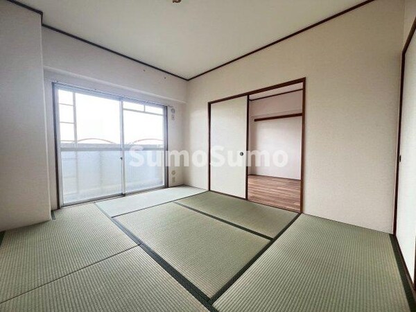 和室(日本らしい落ち着いた雰囲気の和室です)