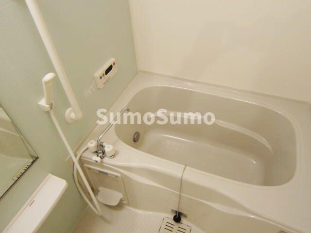 物件内観写真9　(日々の疲れを癒すお風呂付です)