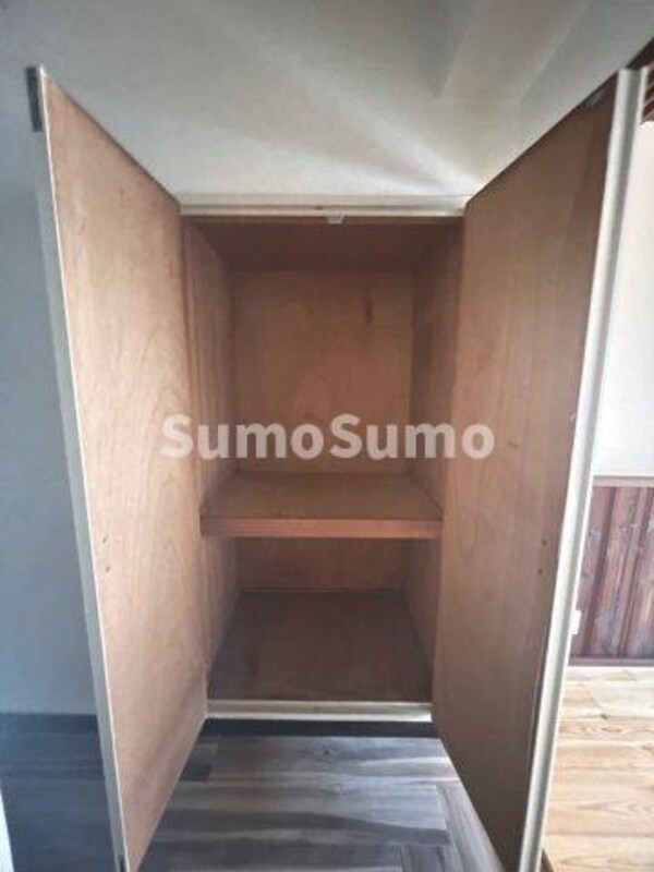 収納(小物を収納するのに便利です)