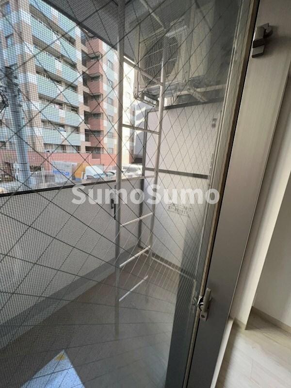 物件内観写真14　(お洗濯にも便利なバルコニー付き)