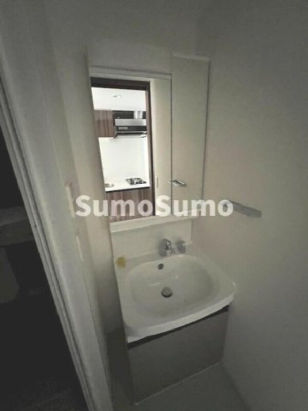 洗面・脱衣所(明るい洗面所です)