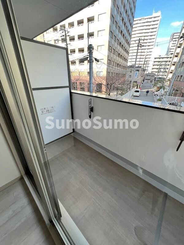 物件内観写真29　(開放的で明るい空間を演出してくれるバルコニーです)