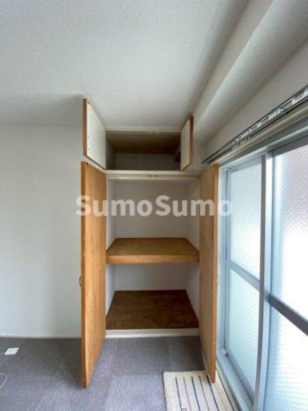収納(たっぷりとした収納スペースです)