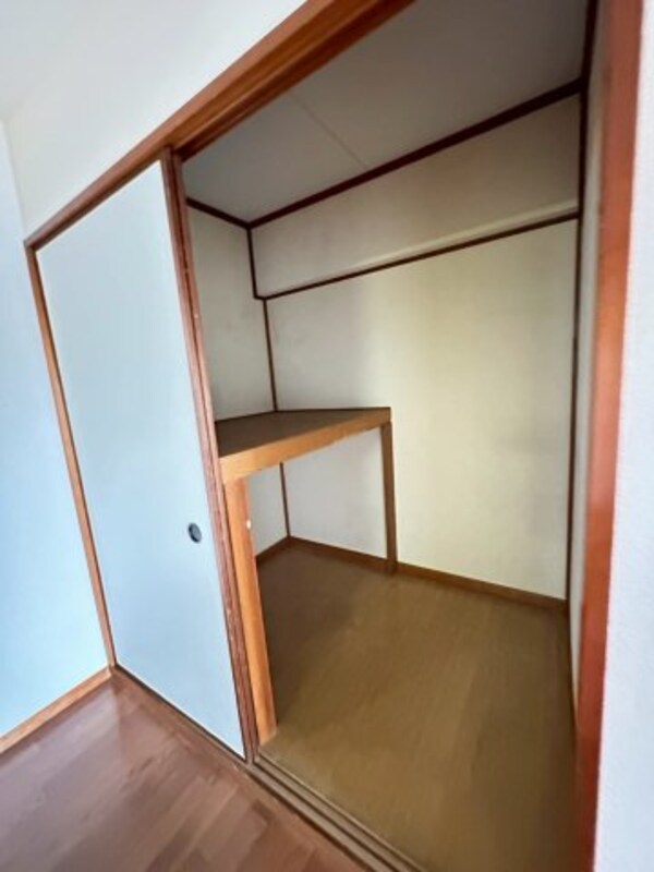 内装他