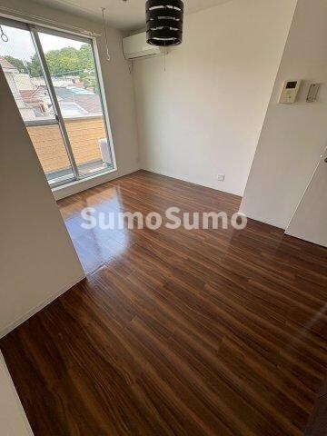 物件内観写真15　(おしゃれなリビングです)