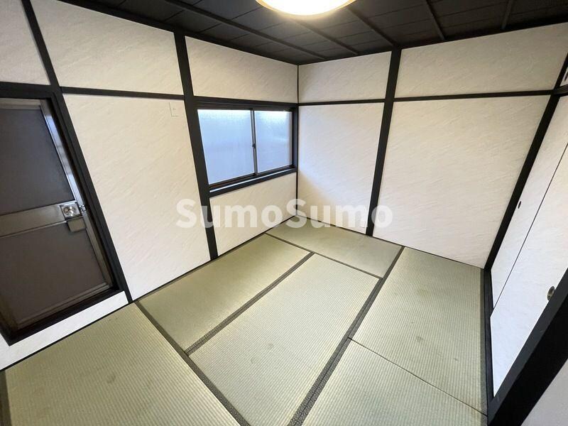 物件内観写真3　(和室があると落ち着いた雰囲気になりますね)