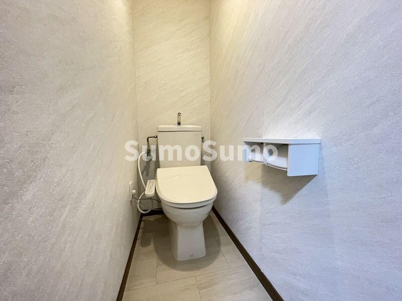 物件内観写真7　(シンプルで使いやすいトイレです)