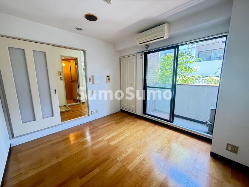 物件内観写真6　(使いやすいリビングです)