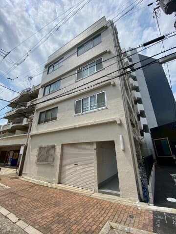 物件外観写真1　(きれいな外観です)