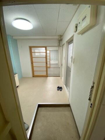 物件内観写真3　(毎日通る玄関はこちらです)