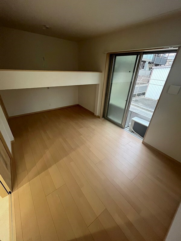 物件内観写真4　(ゆったり過ごせるリビングです)