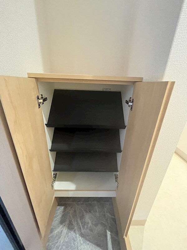 物件内観写真9　(収納のためのスペースです)