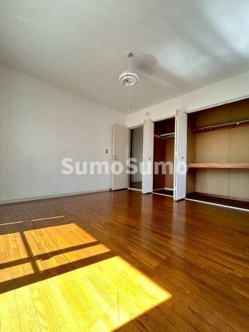 物件内観写真7　(使い勝手のいい寝室です)