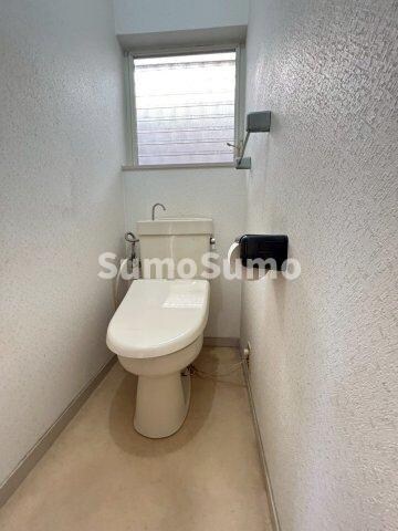 物件内観写真10　(コンパクトで使いやすいトイレです)