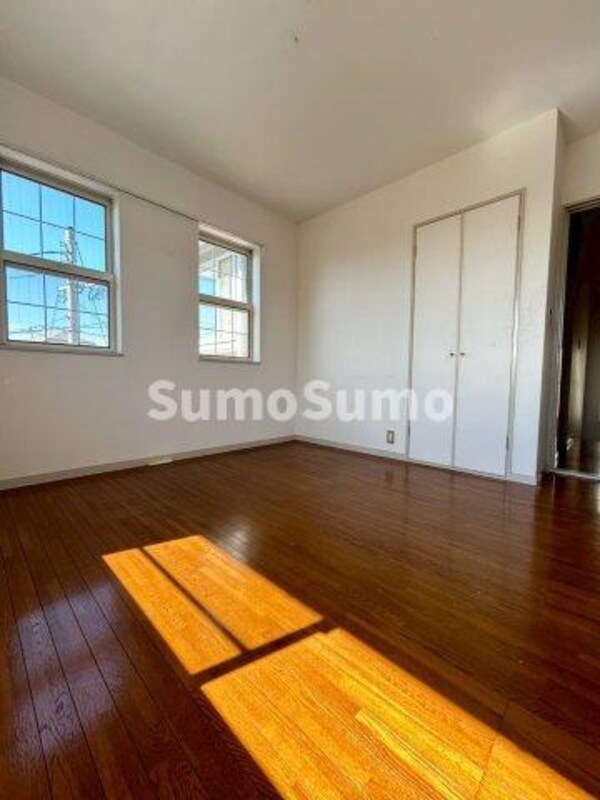 居室(ゆったりとした居間です)