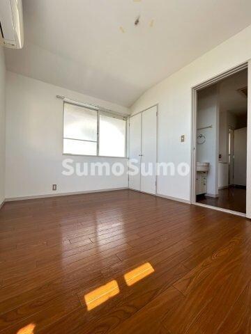 物件内観写真21　(広々とした洋室です)