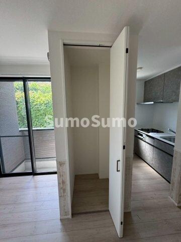 物件内観写真10　(便利な収納スペースです)