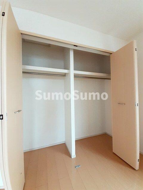 物件内観写真11　(たっぷりとした収納スペースです)