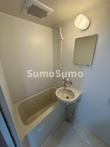 物件内観写真10　(きれいなお風呂です)