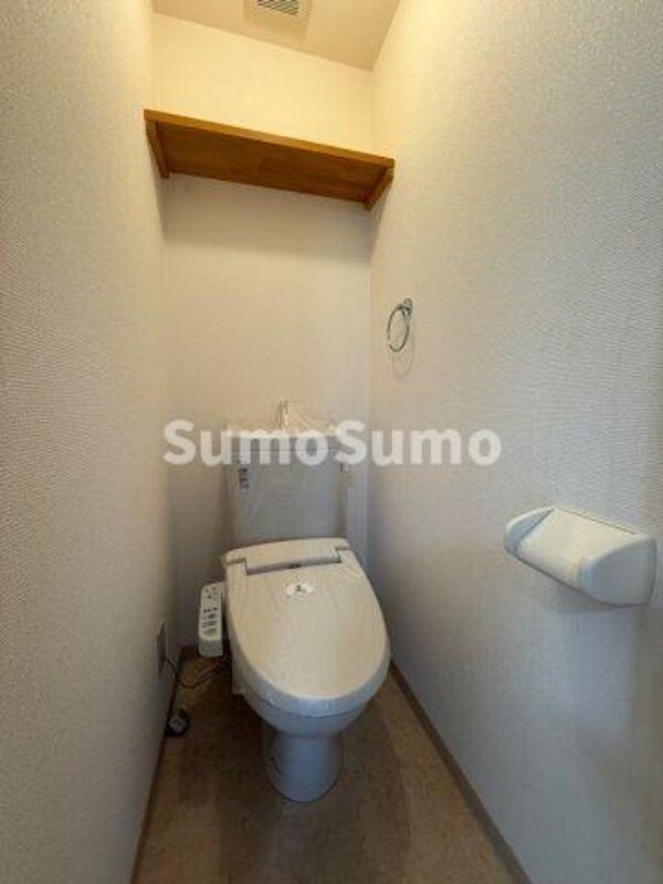 トイレ(コンパクトで使いやすいトイレです)