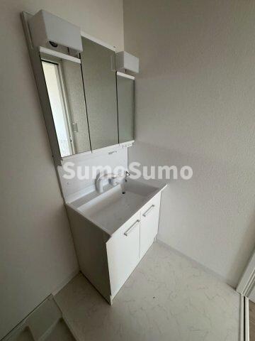 物件内観写真8　(忙しい朝には欠かせない洗面所です)