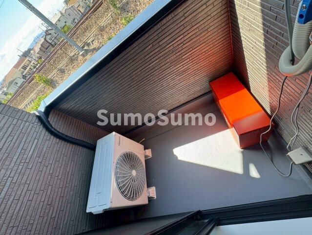 物件内観写真12　(バルコニーからの眺めを楽しみながら食事をしませんか)