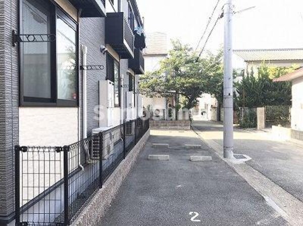 駐車場(駐車場に車を止められます)
