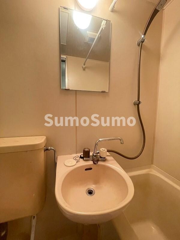 物件内観写真9　(独立洗面台です)