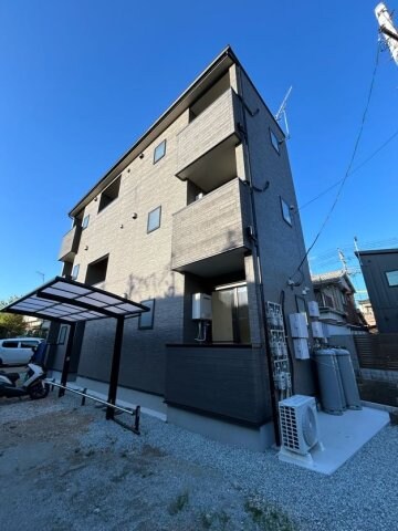 物件外観写真1　(外観もきれいです)