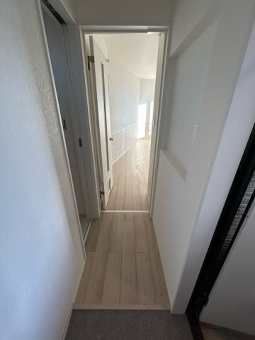 物件内観写真3　(落ち着いた玄関です)