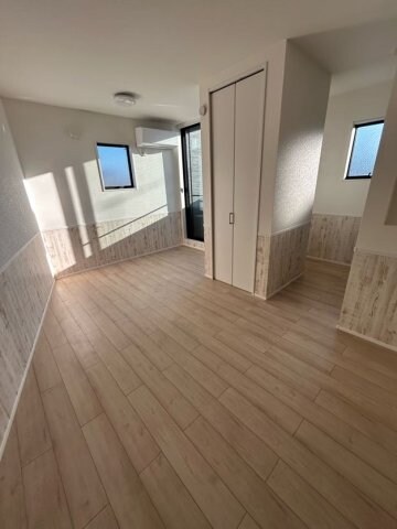 物件内観写真9　(おしゃれなリビングです)