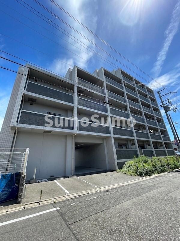 物件外観写真1　(きれいな外観です)