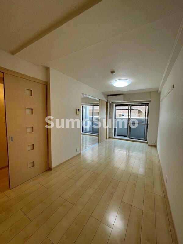 物件内観写真6　(ゆったり過ごせるリビングです)