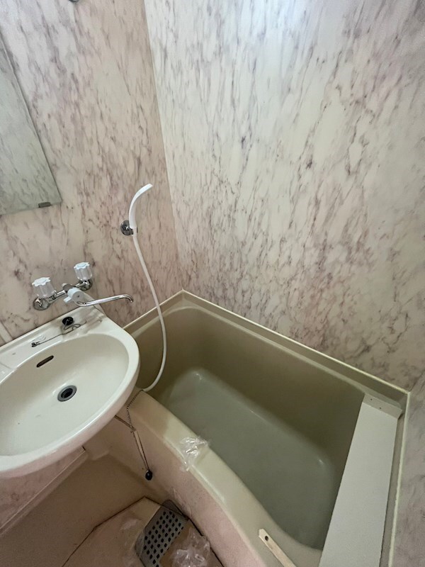 物件内観写真18　(コンパクトで使いやすいお風呂です)