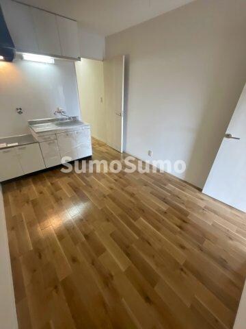 物件内観写真2　(使いやすいリビングです)