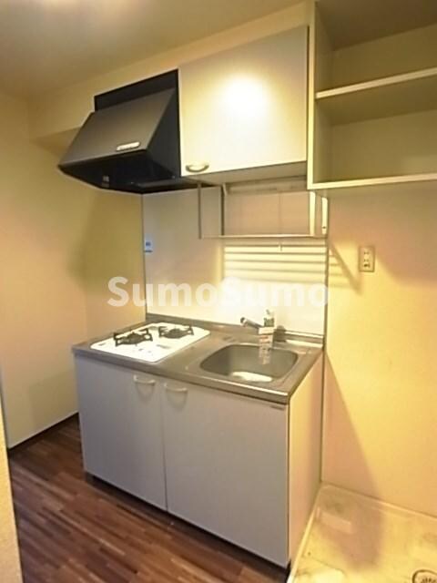 物件内観写真6　(コンパクトなキッチンで掃除もラクラク)