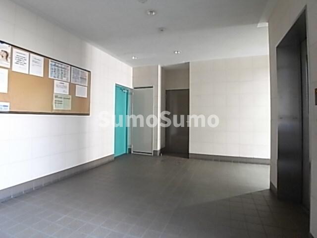 物件外観写真3　(ロビーです)