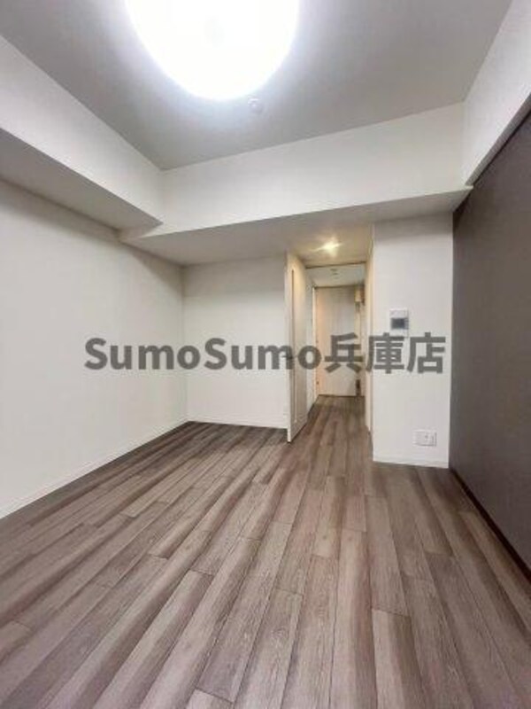 寝室(広くて明るい寝室)