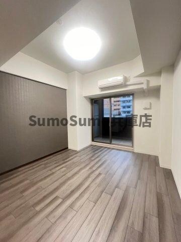 物件内観写真10　(落ち着いた色調の洋室です)