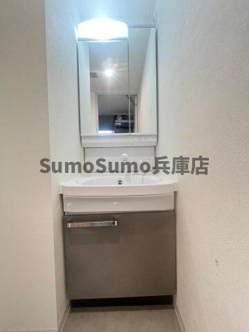 物件内観写真19　(独立洗面台、朝の身支度には欠かせません)