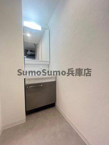 物件内観写真20　(ゆったりとスペースのある洗面所)