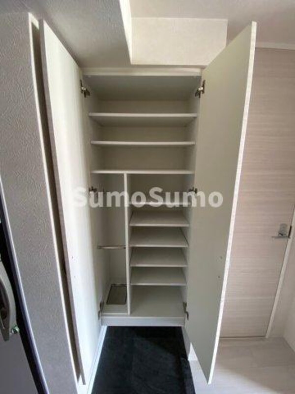 収納(こまごまとしたものを収納できそうですね)